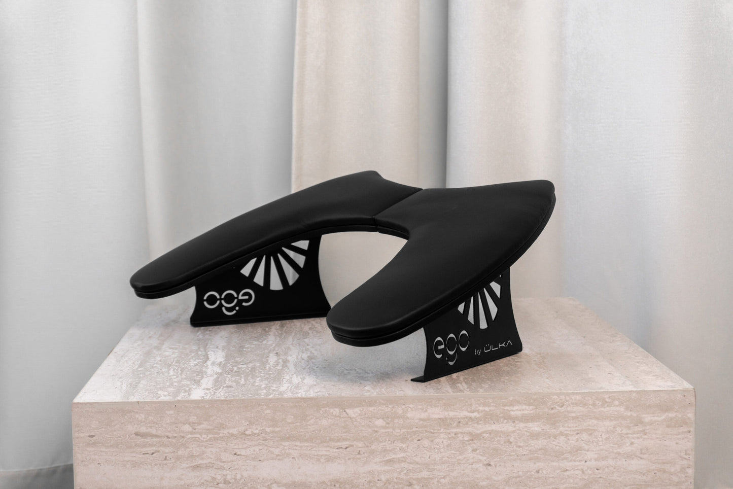 ÜLKA Manicure Hand Stand EGO (ALL COLOURS)